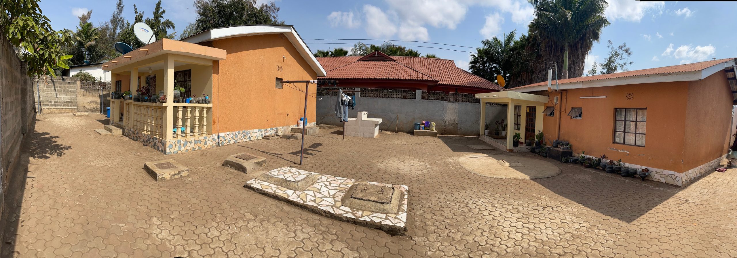 NYUMBA INAUZWA! /HOUSE FOR SALE!