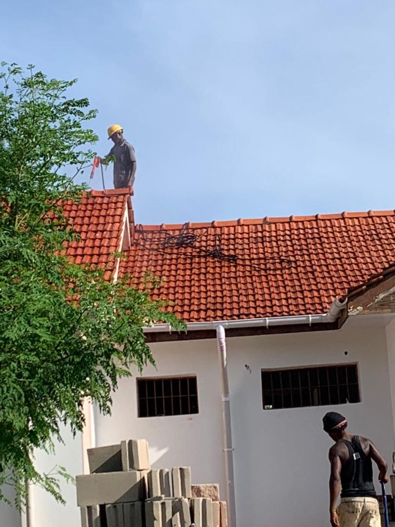 Roof cleaning Services