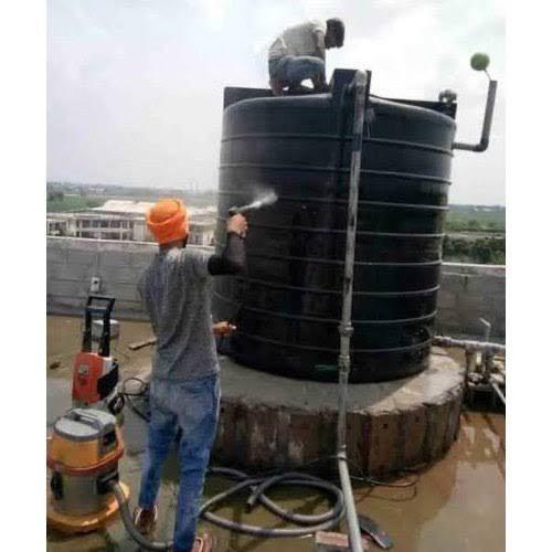 Water tank cleaning